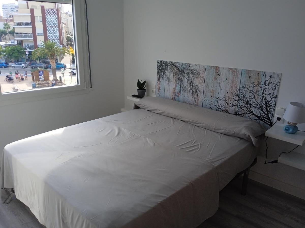 Vora Port Apartamento L'Ampolla Exterior foto